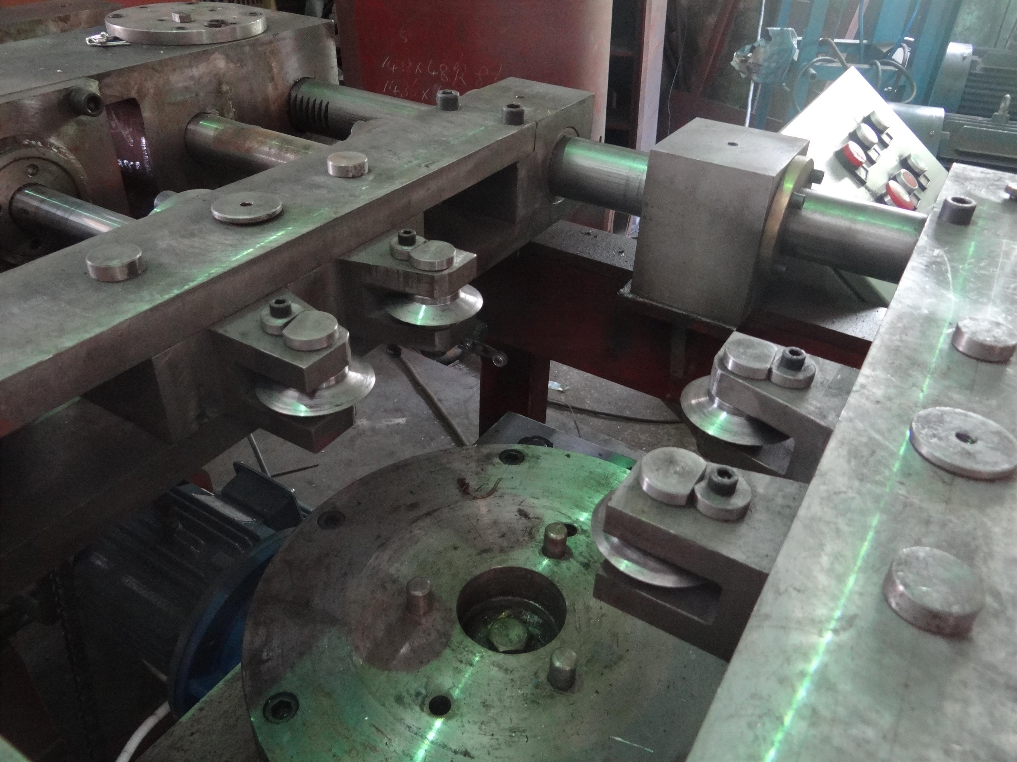 Compress Cutting Machine